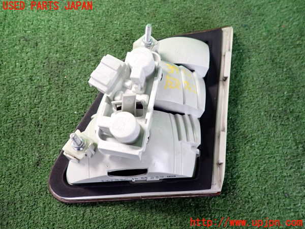 2UPJ-9239121552]ベンツ B180(245232)(W245系)左リアフィニッシャー 中古_2