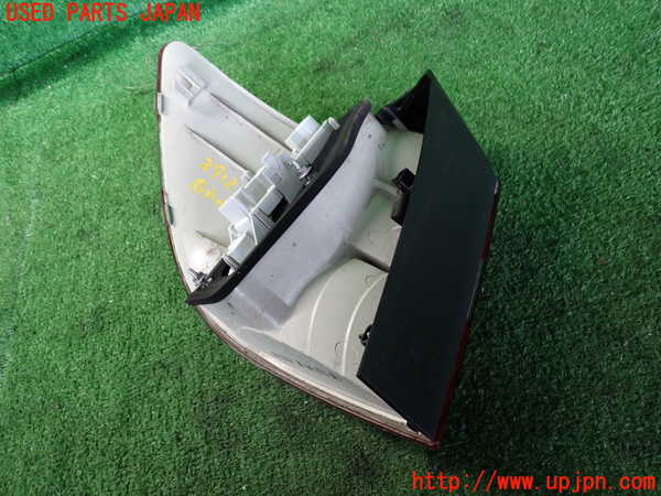 2UPJ-9239121530]ベンツ B180(245232)(W245系)右テールランプ 中古_2