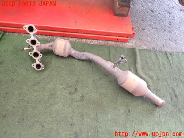 2UPJ-9239122041]ベンツ B180(245232)(W245系)エキマニ1 触媒 マニバーター 中古_3