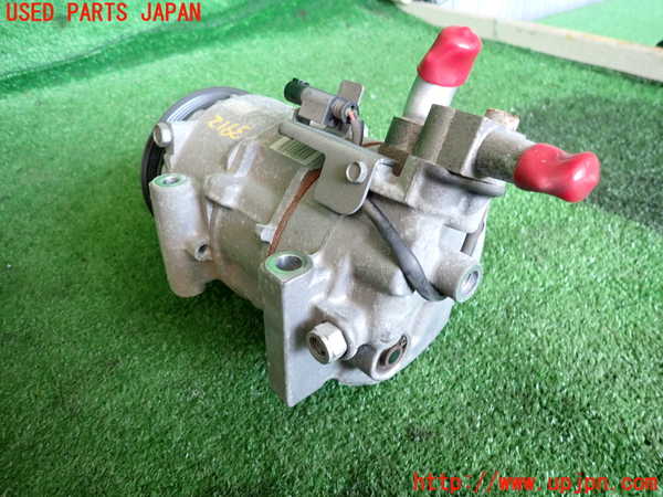 2UPJ-9239126025]ベンツ B180(245232)(W245系)エアコンコンプレッサー 中古_2