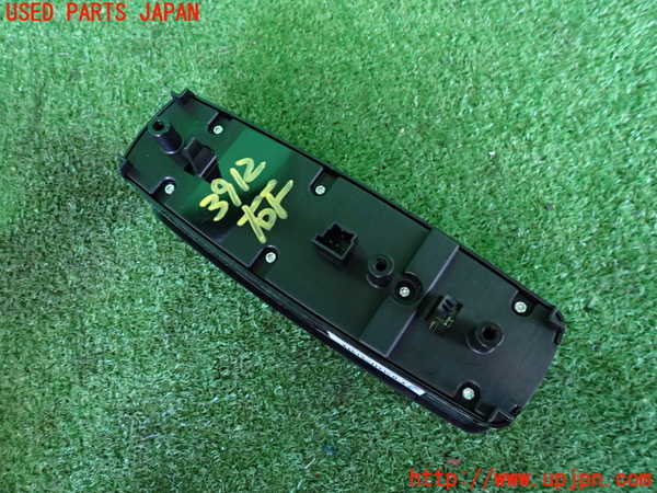 2UPJ-9239126240]ベンツ B180(245232)(W245系)右前パワーウィンドウスイッチ 中古_2