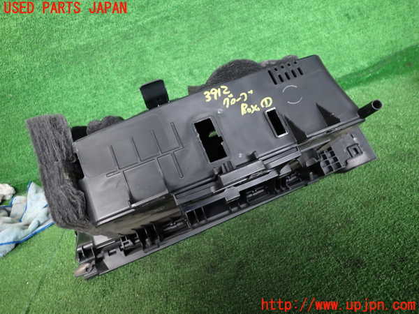 2UPJ-9239127516]ベンツ B180(245232)(W245系)グローブボックス1 中古_5