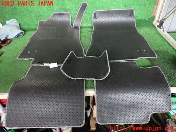 2UPJ-9239127800]ベンツ B180(245232)(W245系)フロアマット 中古_2