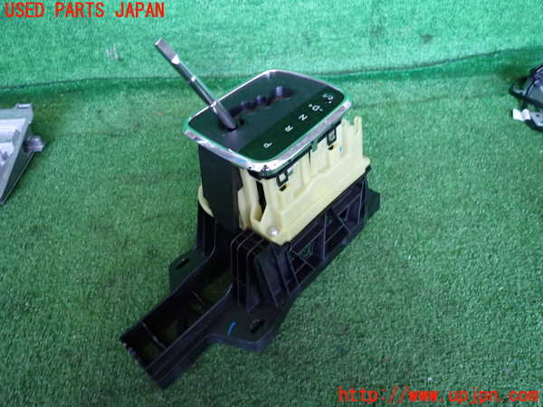 2UPJ-9239127555]ベンツ B180(245232)(W245系)ATシフトレバー 中古_2