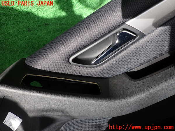 2UPJ-9239121234]ベンツ B180(245232)(W245系)右前ドア内張り 中古_2