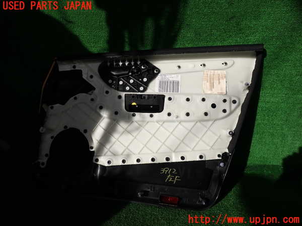 2UPJ-9239121264]ベンツ B180(245232)(W245系)左前ドア内張り 中古_3