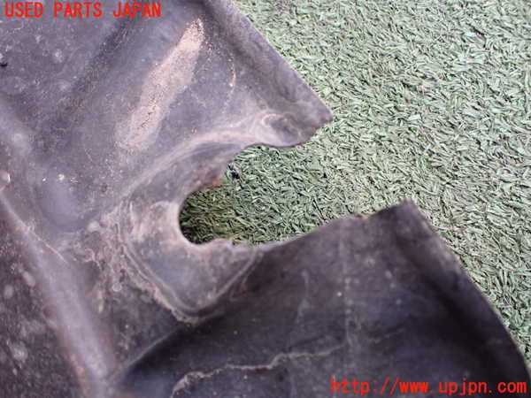 2UPJ-9239132170]クラウン エステート(JZS173W)エンジンアンダーカバー (ジャンク品) 中古_3