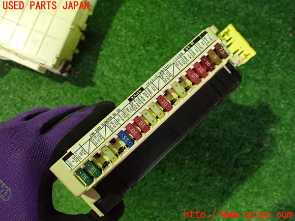 2UPJ-9239136743]クラウン エステート(JZS173W)ヒューズボックス3 中古_3