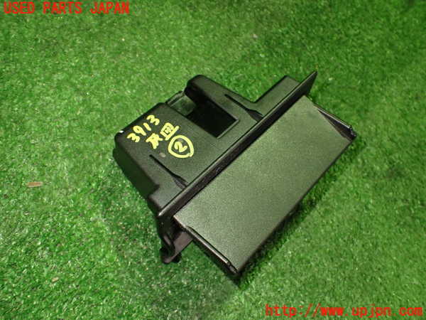 2UPJ-9239137822]クラウン エステート(JZS173W)灰皿2 中古_3