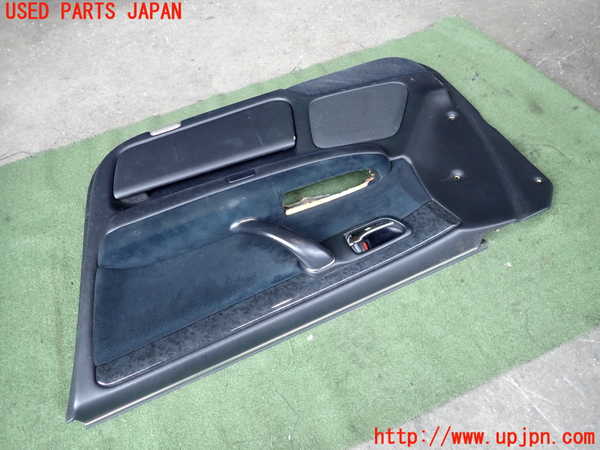 2UPJ-9239131234]クラウン エステート(JZS173W)右前ドア内張り (ジャンク品) 中古_2
