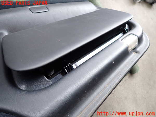 2UPJ-9239131234]クラウン エステート(JZS173W)右前ドア内張り (ジャンク品) 中古_4