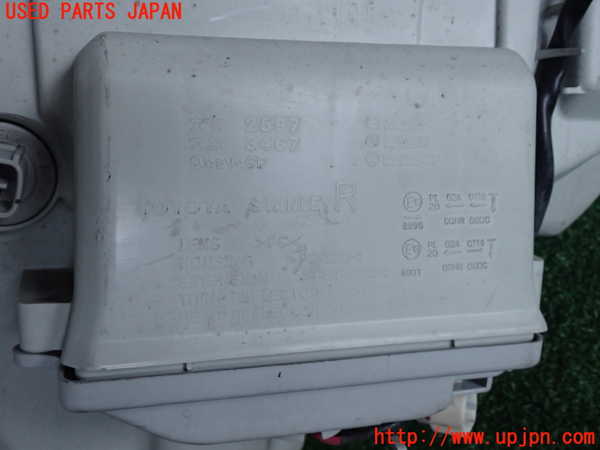 2UPJ-9239141130]セルシオ(UCF31)右ヘッドライト HID 中古_3