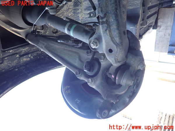 2UPJ-9239144290]セルシオ(UCF31)右フロントナックルハブ 中古_2