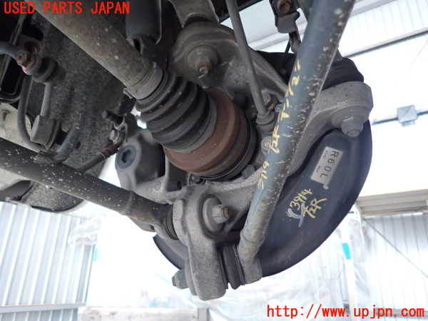 2UPJ-9239144305]セルシオ(UCF31)左リアナックルハブ 中古_2