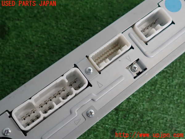 2UPJ-9239146525]セルシオ(UCF31)アンプ 中古_4