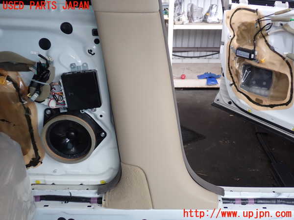 2UPJ-9239147670]セルシオ(UCF31)左センターピラートリム 中古_3