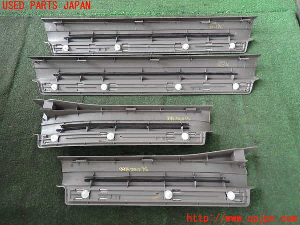 2UPJ-9239147740]セルシオ(UCF31)スカッフプレート 中古_2