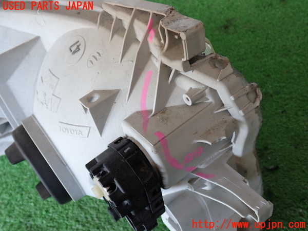 2UPJ-9239151132]ハイエースバン200系(KDH205V)左ヘッドライト ハロゲン (ジャンク品) 中古_2