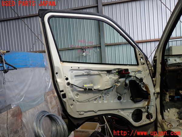 2UPJ-9239151260]ハイエースバン200系(KDH205V)左前ドア (43R-00033) (ジャンク品) 中古_5