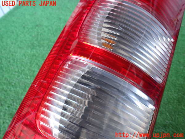 2UPJ-9239151536]ハイエースバン200系(KDH205V)左テールランプ 中古_2