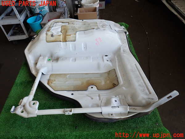 2UPJ-9239152160]ハイエースバン200系(KDH205V)エンジンアッパーカバー 中古_3