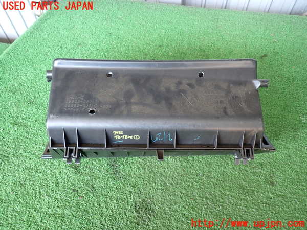 2UPJ-9239157516]ハイエースバン200系(KDH205V)グローブボックス1 中古_4