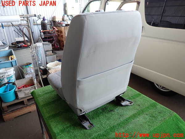 2UPJ-9239157035]ハイエースバン200系(KDH205V)運転席シート 中古_4