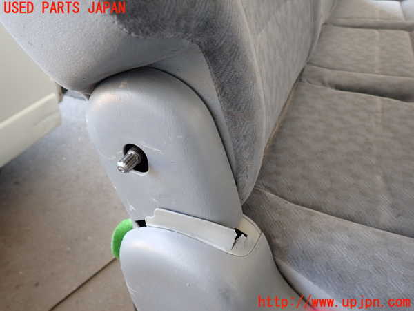 2UPJ-9239157125]ハイエースバン200系(KDH205V)2列目シート (ジャンク品) 中古_2