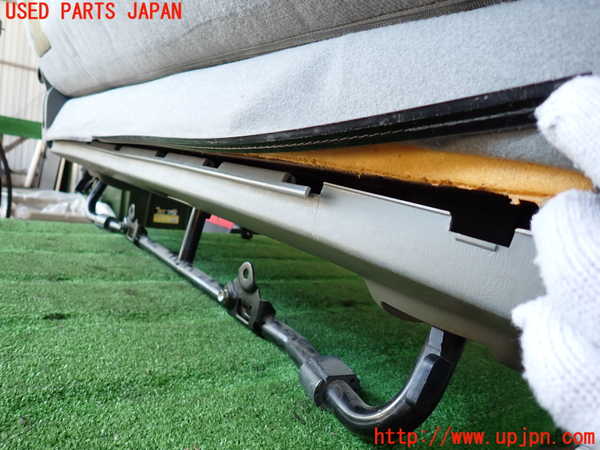 2UPJ-9239157125]ハイエースバン200系(KDH205V)2列目シート (ジャンク品) 中古_3