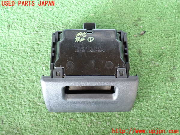 2UPJ-9239157821]ハイエースバン200系(KDH205V)灰皿1 中古_3