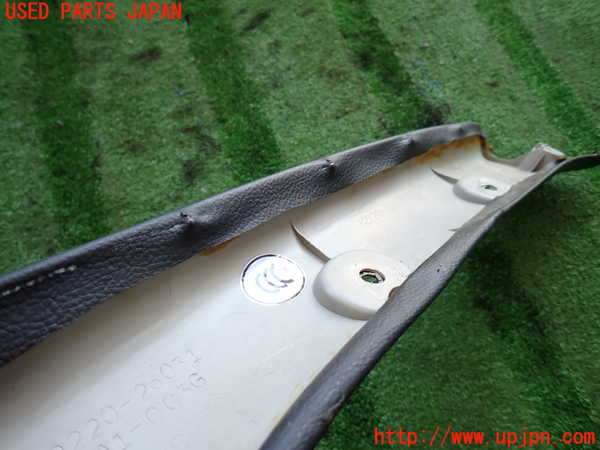 2UPJ-9239157660]ハイエースバン200系(KDH205V)左フロントピラートリム (ジャンク品) 中古_4