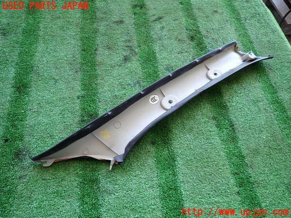 2UPJ-9239157660]ハイエースバン200系(KDH205V)左フロントピラートリム (ジャンク品) 中古_5