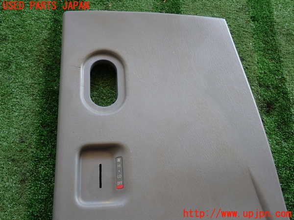 2UPJ-9239157670]ハイエースバン200系(KDH205V)左センターピラートリム 中古_2