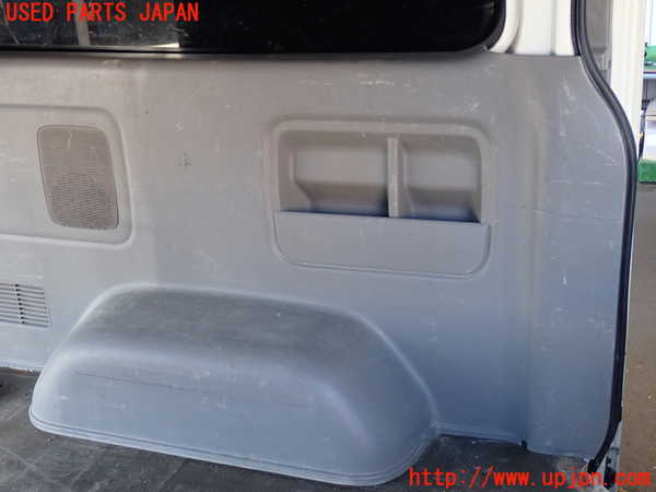 2UPJ-9239157680]ハイエースバン200系(KDH205V)左リアピラートリム 中古_2