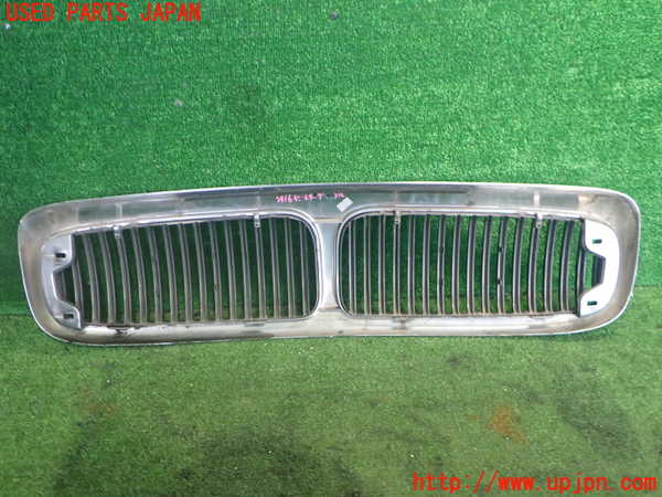 2UPJ-9239161050]ジャガー・XJ(JLDB)ラジエターグリル 中古_2