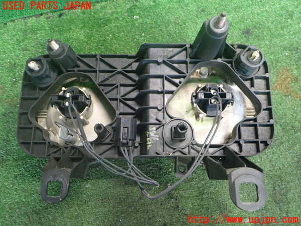 2UPJ-9239161130]ジャガー・XJ(JLDB)右ヘッドライト ハロゲン 中古_4