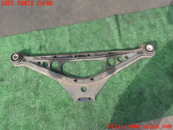 2UPJ-9239165295]ジャガー・XJ(JLDB)リアメンバー 中古_2