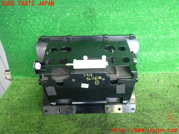 2UPJ-9239167516]ジャガー・XJ(JLDB)グローブボックス1 中古_4