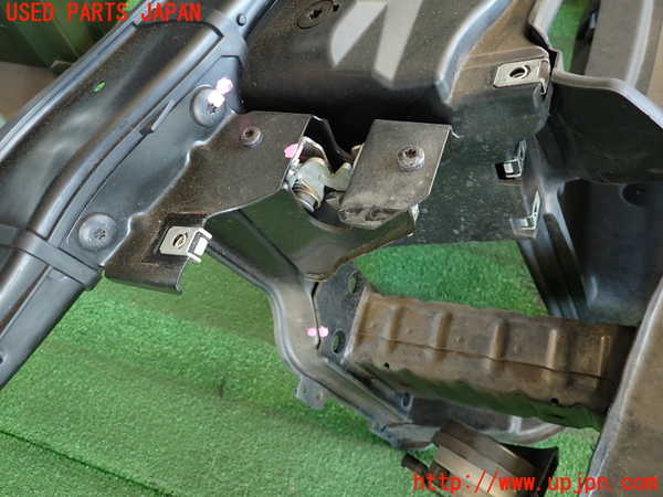 2UPJ-9239171041]BMW 323i(VB23)(E90)コアサポート 中古_3