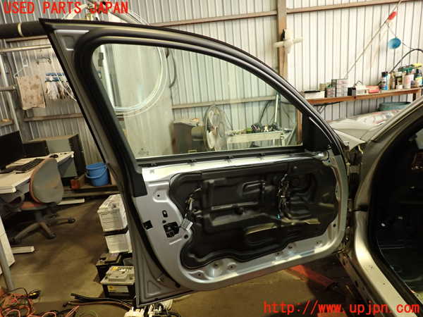 2UPJ-9239171260]BMW 323i(VB23)(E90)左前ドア 中古(43R-001582 M3240)_5