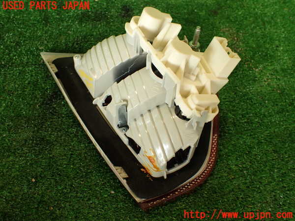 2UPJ-9239171550]BMW 323i(VB23)(E90)右リアフィニッシャー 中古_2