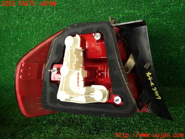 2UPJ-9239171530]BMW 323i(VB23)(E90)右テールランプ 中古_2