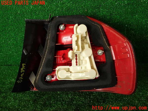 2UPJ-9239171536]BMW 323i(VB23)(E90)左テールランプ 中古_2