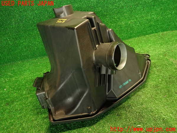 2UPJ-9239172560]BMW 323i(VB23)(E90)エアクリーナーボックス 中古_3