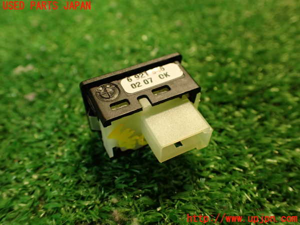 2UPJ-9239176307]BMW 323i(VB23)(E90)スイッチ2 (トランクオープナー) 中古_3