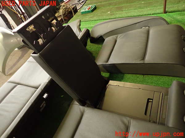 2UPJ-9239177385]BMW 323i(VB23)(E90)リアシート 中古_4