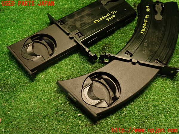 2UPJ-9239177810]BMW 323i(VB23)(E90)ドリンクホルダー 中古_3