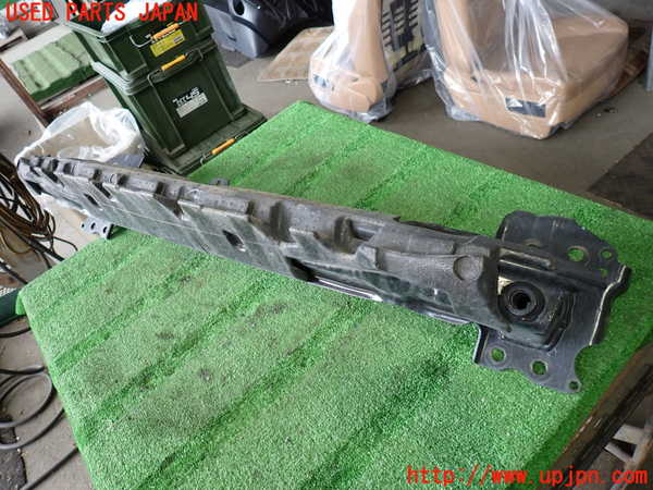 2UPJ-9239181014]ポルシェ・カイエン(9PAM5501)フロントバンパーホースメント 中古_2