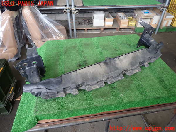 2UPJ-9239181014]ポルシェ・カイエン(9PAM5501)フロントバンパーホースメント 中古_3