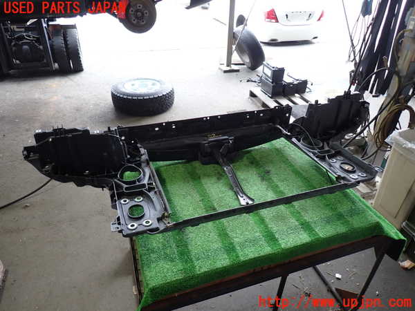 2UPJ-9239181041]ポルシェ・カイエン(9PAM5501)コアサポート 中古_4